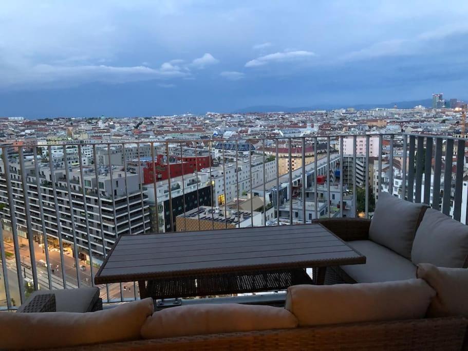 Ferienwohnung Stunning View Over Vienna In City Center Exterior foto